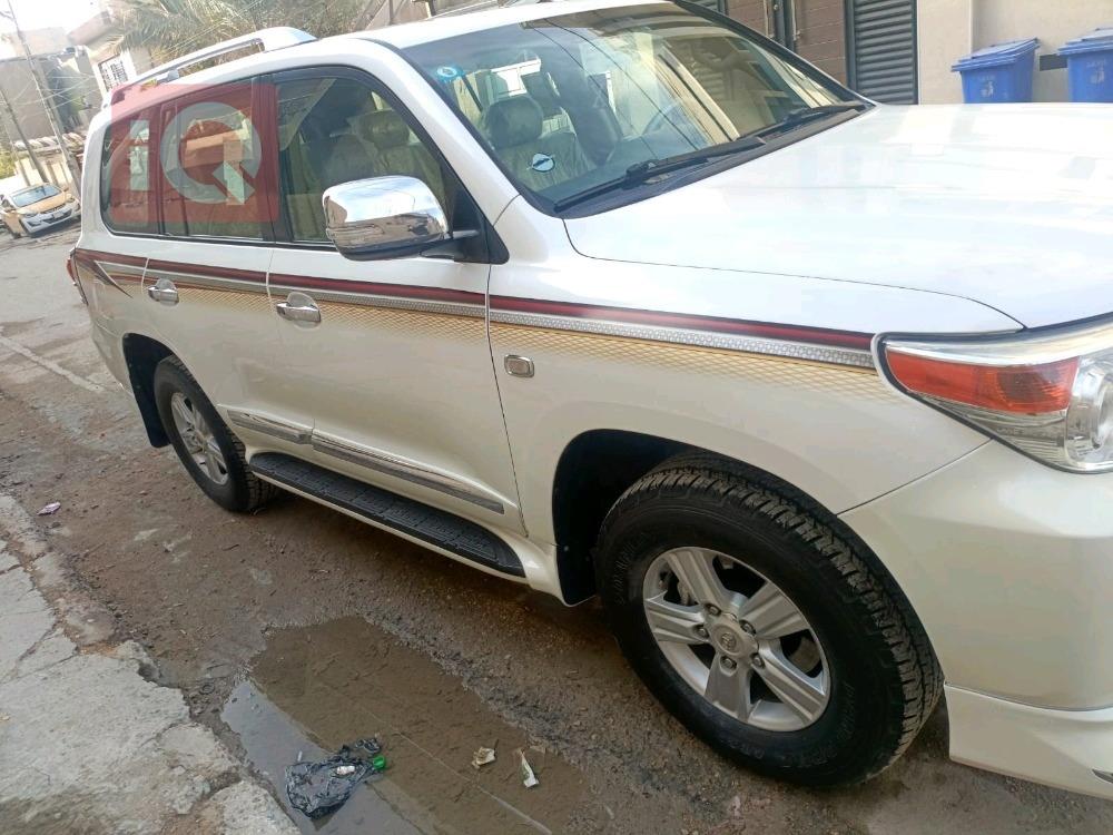 تويوتا لاندكروزر